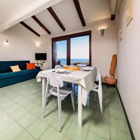 Cozy Sea View *